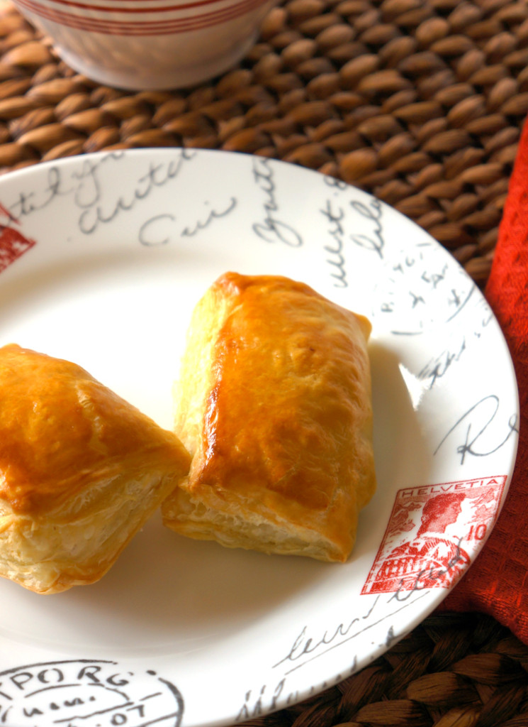 Minced Chicken Puffs